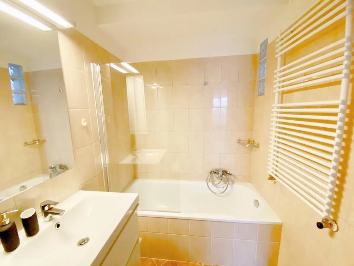 Apartamento Loft With Rooftop And Free Parking In Garage Budapest